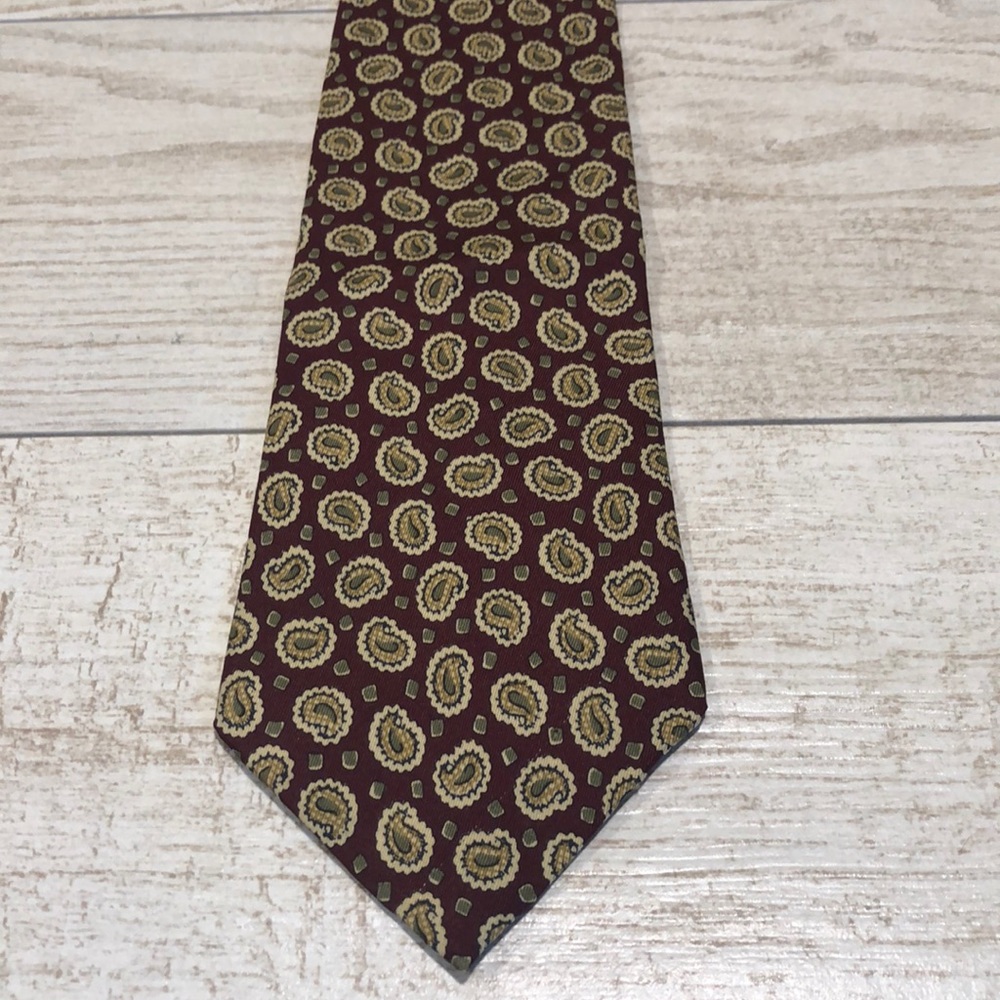 Vintage Burberry of London 100% Silk Tie- Burgundy Paisley Print - Picture 3 of 6